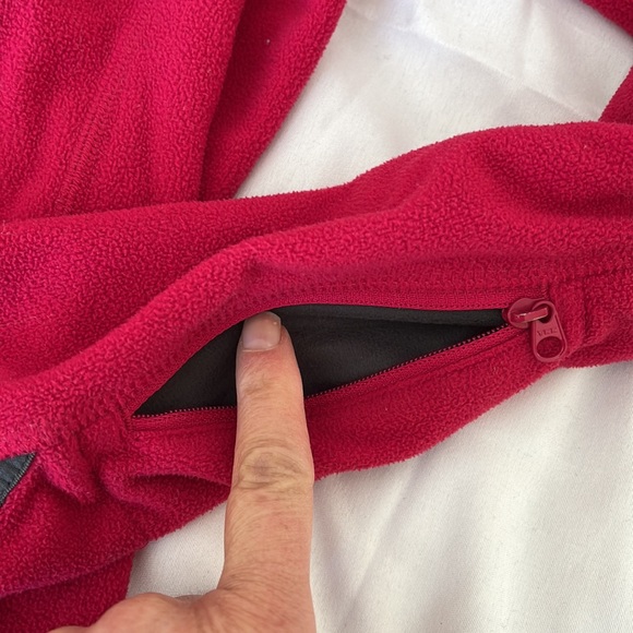 The North Face Red Fleece Pullover M - Picture 4 of 5